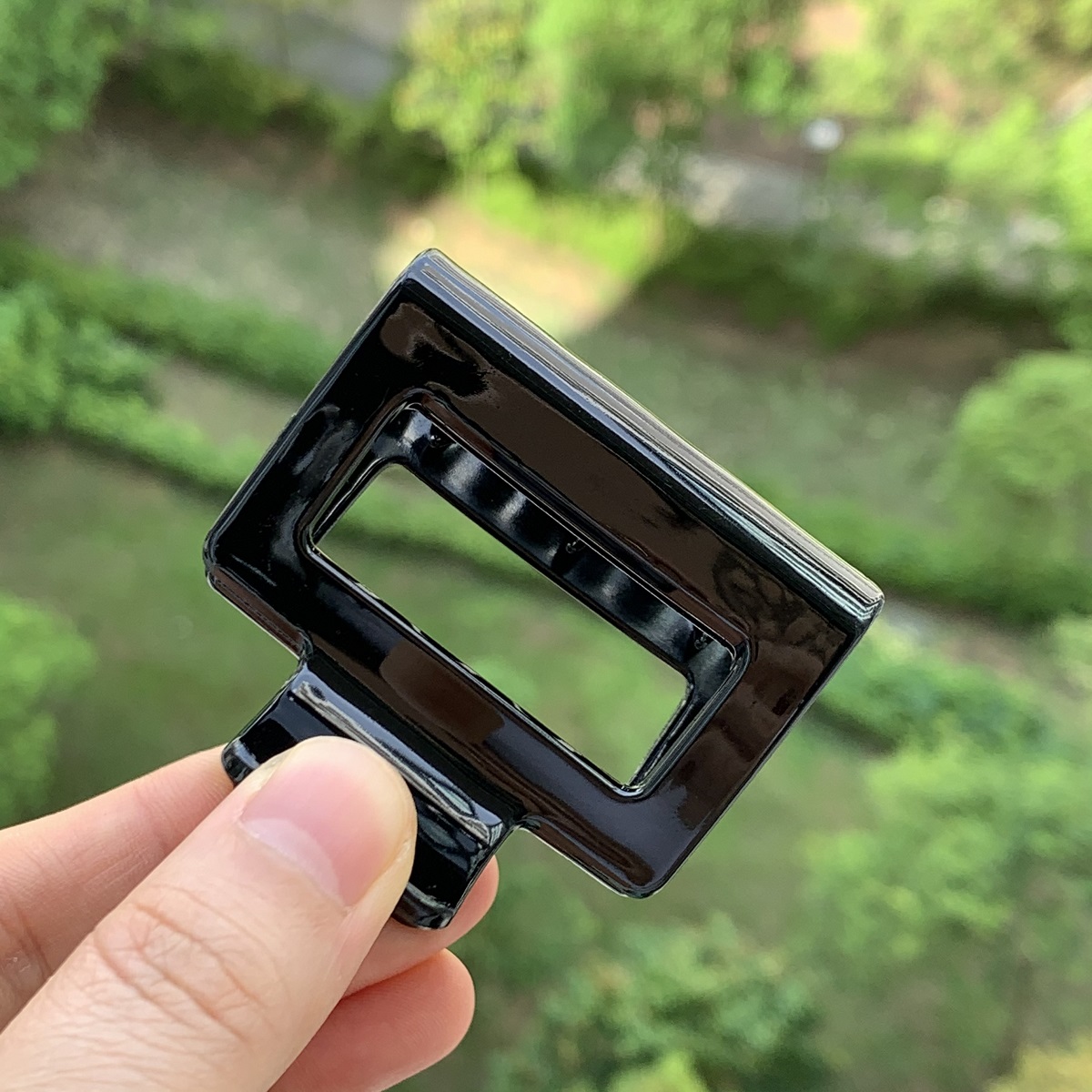 [SG Seller | Light & Tight] 5cm Medium Size Korean Vintage Amber Acrylic Hair Claw Grip Clip, texture hollow ins high-quality hairpin top clip for women