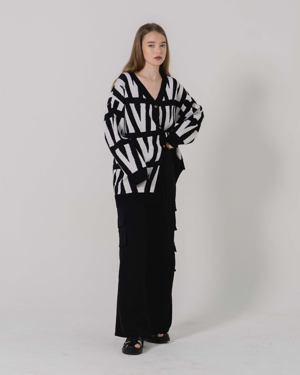 Lowis Knit Oversized Black Cardigan